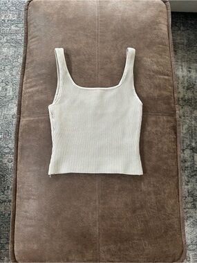 Aritzia Babaton Sculpt Knit Square Neck Tank